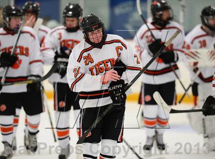 Thumbnail 1 in Glastonbury vs. Ridgefield (West Haven Christmas Tournament) photogallery.
