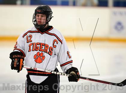 Thumbnail 3 in Glastonbury vs. Ridgefield (West Haven Christmas Tournament) photogallery.