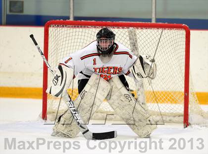 Thumbnail 1 in Glastonbury vs. Ridgefield (West Haven Christmas Tournament) photogallery.