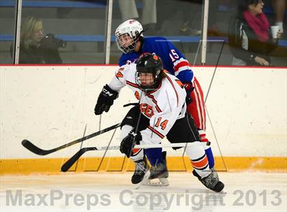 Thumbnail 3 in Glastonbury vs. Ridgefield (West Haven Christmas Tournament) photogallery.