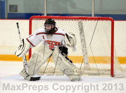 Thumbnail 1 in Glastonbury vs. Ridgefield (West Haven Christmas Tournament) photogallery.
