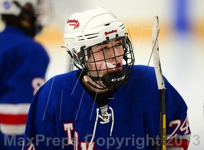 Thumbnail 3 in Glastonbury vs. Ridgefield (West Haven Christmas Tournament) photogallery.
