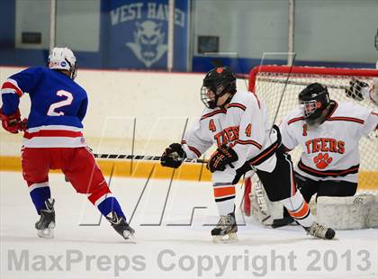 Thumbnail 3 in Glastonbury vs. Ridgefield (West Haven Christmas Tournament) photogallery.