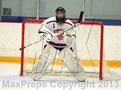Thumbnail 2 in Glastonbury vs. Ridgefield (West Haven Christmas Tournament) photogallery.