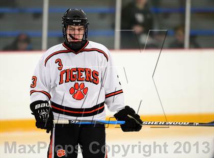 Thumbnail 2 in Glastonbury vs. Ridgefield (West Haven Christmas Tournament) photogallery.