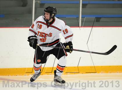 Thumbnail 2 in Glastonbury vs. Ridgefield (West Haven Christmas Tournament) photogallery.