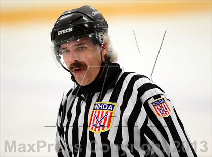 Thumbnail 3 in Glastonbury vs. Ridgefield (West Haven Christmas Tournament) photogallery.