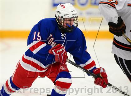 Thumbnail 2 in Glastonbury vs. Ridgefield (West Haven Christmas Tournament) photogallery.