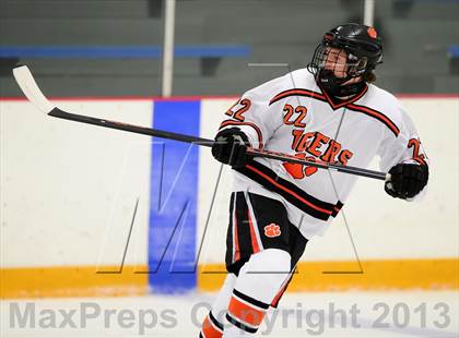 Thumbnail 3 in Glastonbury vs. Ridgefield (West Haven Christmas Tournament) photogallery.