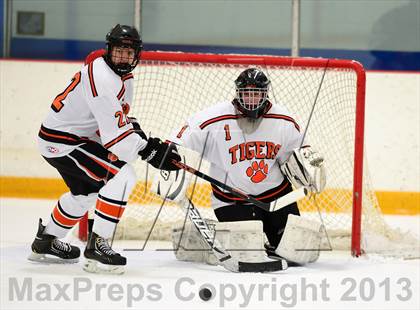 Thumbnail 2 in Glastonbury vs. Ridgefield (West Haven Christmas Tournament) photogallery.