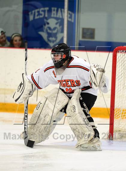 Thumbnail 3 in Glastonbury vs. Ridgefield (West Haven Christmas Tournament) photogallery.