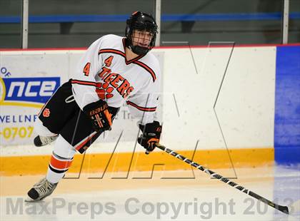 Thumbnail 1 in Glastonbury vs. Ridgefield (West Haven Christmas Tournament) photogallery.