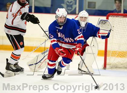 Thumbnail 3 in Glastonbury vs. Ridgefield (West Haven Christmas Tournament) photogallery.