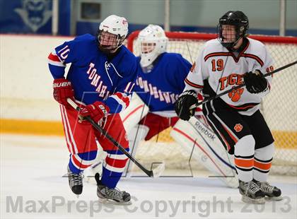 Thumbnail 2 in Glastonbury vs. Ridgefield (West Haven Christmas Tournament) photogallery.