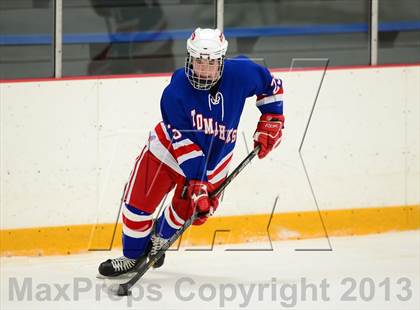 Thumbnail 3 in Glastonbury vs. Ridgefield (West Haven Christmas Tournament) photogallery.