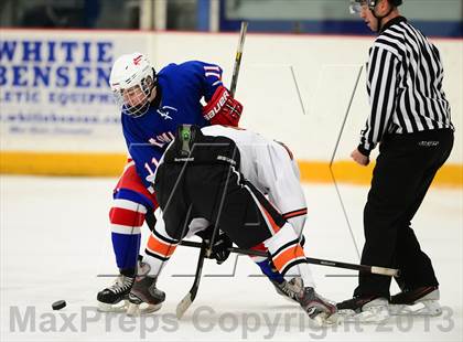 Thumbnail 3 in Glastonbury vs. Ridgefield (West Haven Christmas Tournament) photogallery.