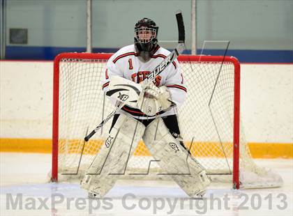 Thumbnail 3 in Glastonbury vs. Ridgefield (West Haven Christmas Tournament) photogallery.