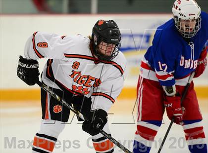 Thumbnail 3 in Glastonbury vs. Ridgefield (West Haven Christmas Tournament) photogallery.