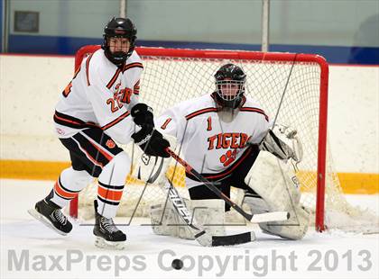 Thumbnail 3 in Glastonbury vs. Ridgefield (West Haven Christmas Tournament) photogallery.