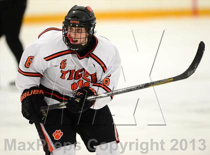 Thumbnail 1 in Glastonbury vs. Ridgefield (West Haven Christmas Tournament) photogallery.