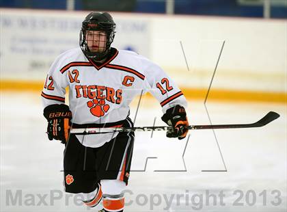 Thumbnail 2 in Glastonbury vs. Ridgefield (West Haven Christmas Tournament) photogallery.