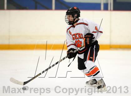 Thumbnail 3 in Glastonbury vs. Ridgefield (West Haven Christmas Tournament) photogallery.