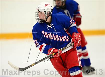 Thumbnail 3 in Glastonbury vs. Ridgefield (West Haven Christmas Tournament) photogallery.