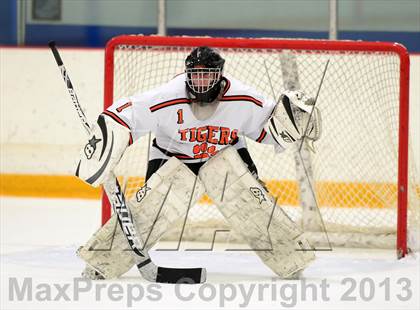 Thumbnail 1 in Glastonbury vs. Ridgefield (West Haven Christmas Tournament) photogallery.