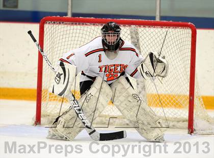 Thumbnail 3 in Glastonbury vs. Ridgefield (West Haven Christmas Tournament) photogallery.