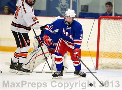 Thumbnail 1 in Glastonbury vs. Ridgefield (West Haven Christmas Tournament) photogallery.