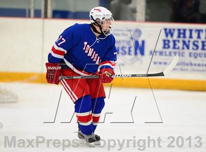 Thumbnail 1 in Glastonbury vs. Ridgefield (West Haven Christmas Tournament) photogallery.