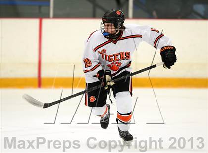Thumbnail 3 in Glastonbury vs. Ridgefield (West Haven Christmas Tournament) photogallery.