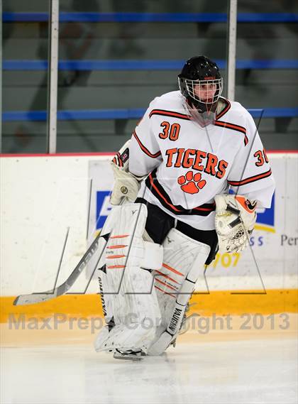 Thumbnail 1 in Glastonbury vs. Ridgefield (West Haven Christmas Tournament) photogallery.
