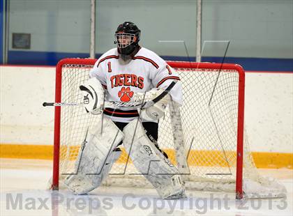 Thumbnail 1 in Glastonbury vs. Ridgefield (West Haven Christmas Tournament) photogallery.