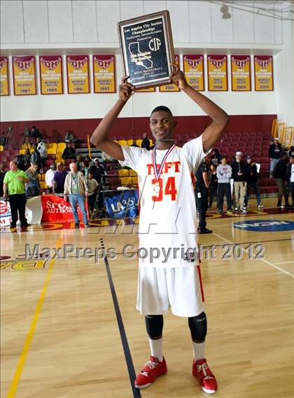 Thumbnail 3 in Taft vs. Dorsey (CIF LA City Section D1 Final) photogallery.