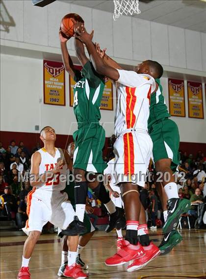 Thumbnail 3 in Taft vs. Dorsey (CIF LA City Section D1 Final) photogallery.