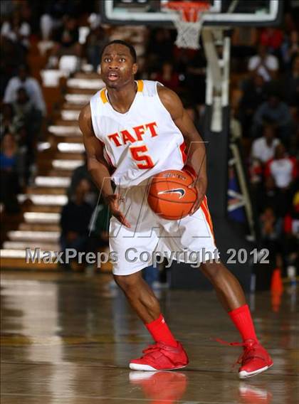 Thumbnail 2 in Taft vs. Dorsey (CIF LA City Section D1 Final) photogallery.
