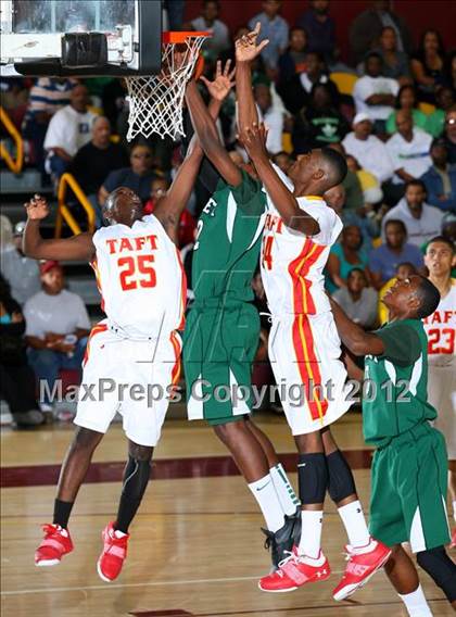 Thumbnail 1 in Taft vs. Dorsey (CIF LA City Section D1 Final) photogallery.
