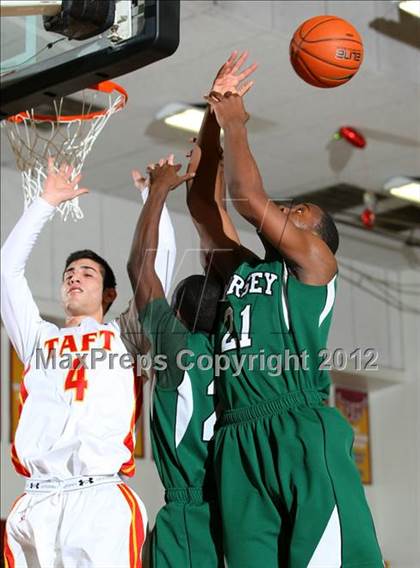 Thumbnail 3 in Taft vs. Dorsey (CIF LA City Section D1 Final) photogallery.
