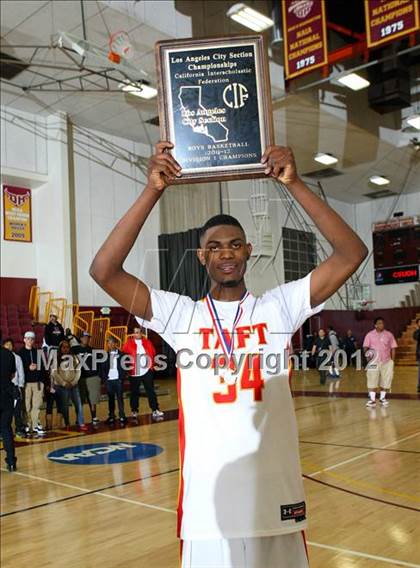Thumbnail 3 in Taft vs. Dorsey (CIF LA City Section D1 Final) photogallery.
