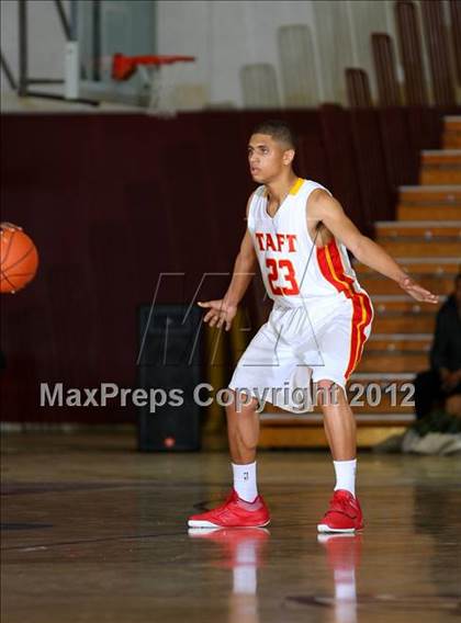 Thumbnail 1 in Taft vs. Dorsey (CIF LA City Section D1 Final) photogallery.