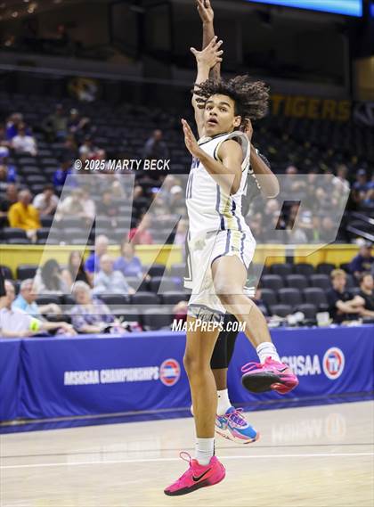 Thumbnail 3 in Principia vs KIPP Legacy (MSHSAA Class 3 Championship) photogallery.