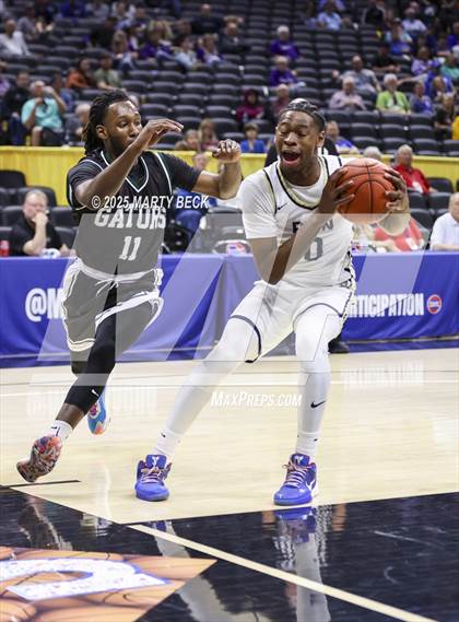 Thumbnail 3 in Principia vs KIPP Legacy (MSHSAA Class 3 Championship) photogallery.