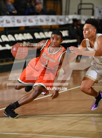 Thumbnail 3 in Poly vs. St. John Bosco (Classic at Damien) photogallery.