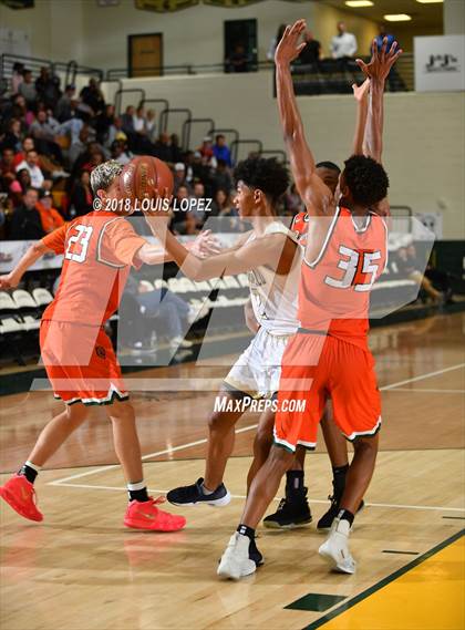 Thumbnail 1 in Poly vs. St. John Bosco (Classic at Damien) photogallery.