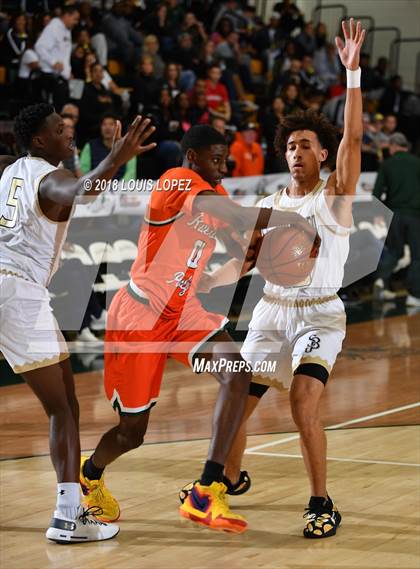 Thumbnail 3 in Poly vs. St. John Bosco (Classic at Damien) photogallery.