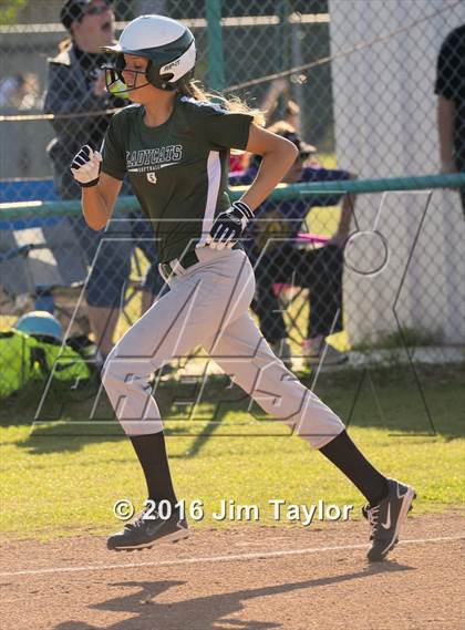 Thumbnail 3 in Lipan softball @ Santo photogallery.