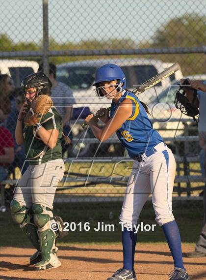 Thumbnail 1 in Lipan softball @ Santo photogallery.
