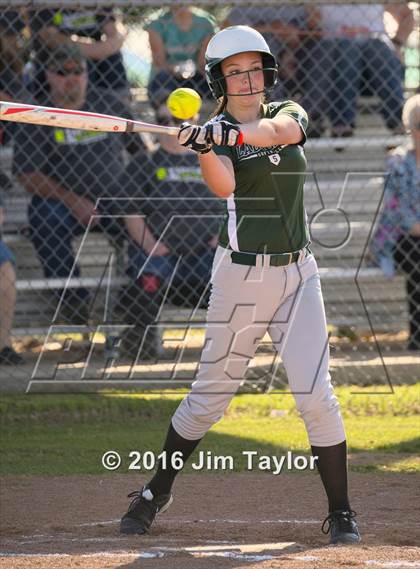 Thumbnail 3 in Lipan softball @ Santo photogallery.