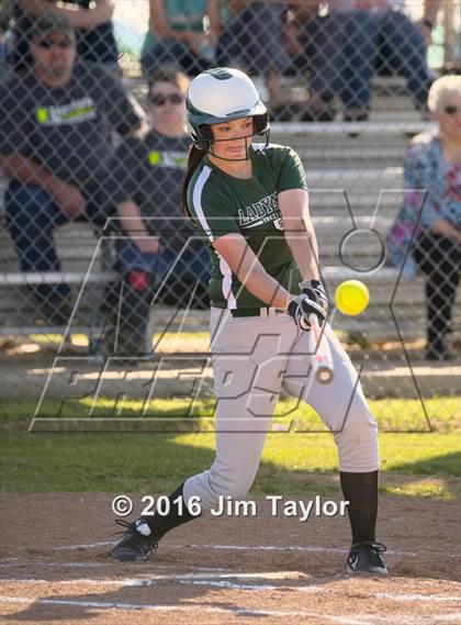 Thumbnail 1 in Lipan softball @ Santo photogallery.
